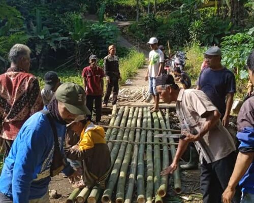 gotong royong waarga bojongkopi